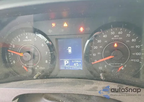 2015 Toyota Sienna Le z USA, uszkodzony, nr VIN 5TDKK3DC8FS543708